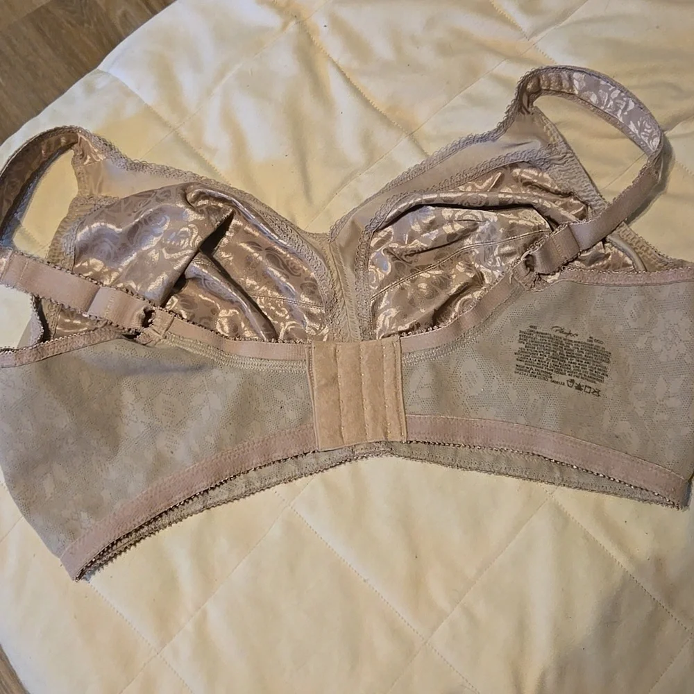 44DDD Playtex Pale Purple Bra - Picture 2 of 3